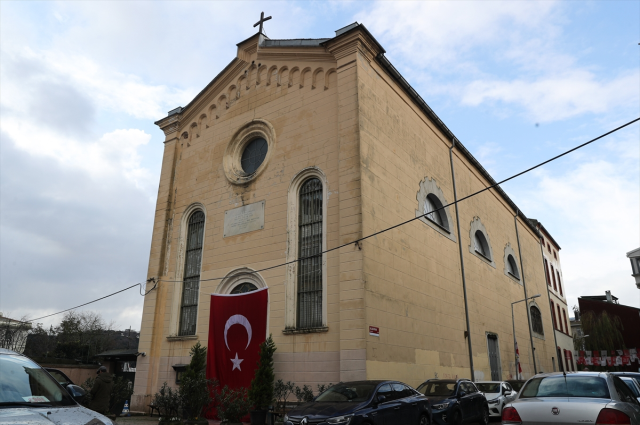 Sarıyer'deki kilise saldırısı sonrası şüphelilerin kaçtığı araç Beylikdüzü'nde bulundu