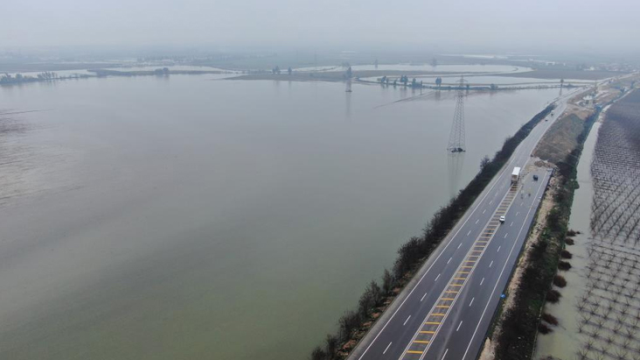 Asi Nehri taştı, 10 bin dekar tarım arazisi sular altında kaldı