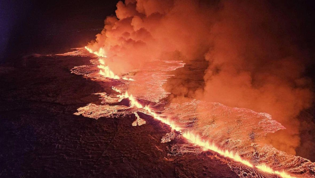 İzlanda'da akılalmaz olay! Yanardağ patlamasıyla oluşan çatlağa düşen işçi için arama çalışması başlatıldı