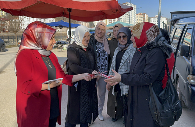 Anne ve kızı aynı mahalleden muhtar adaylığı için yarışıyor