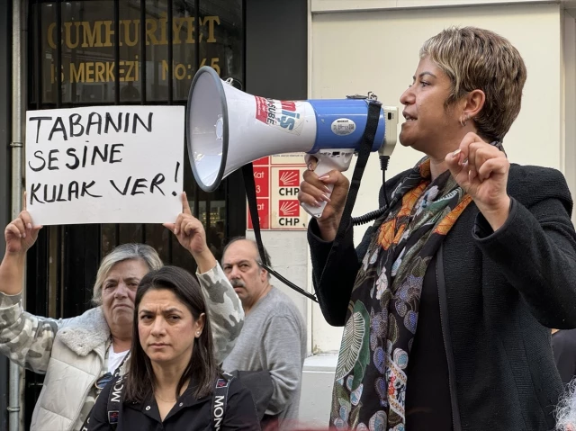 CHP'li grup, Karşıyaka Belediye Başkan adayının belirlenmesine tepki gösterdi: İthal aday istemiyoruz