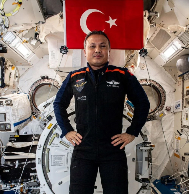 Astronot Alper Gezeravcı'nın dönüş yolculuğu ertelendi