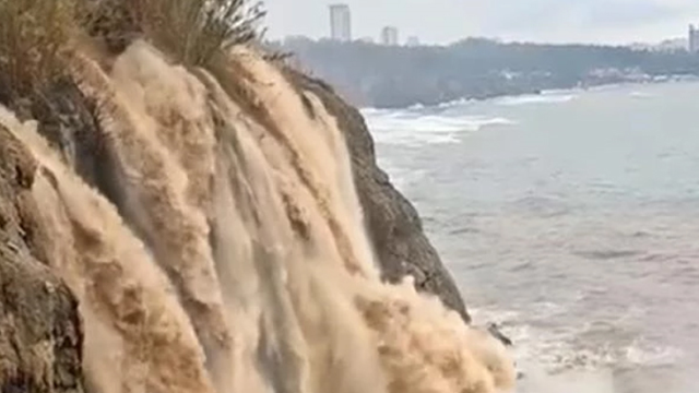 Antalya'da aşırı yağış sonrası meydana gelen selde 1 kişi hayatını kaybetti