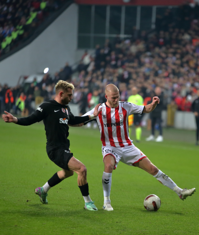 Aslan ilk yarıda fişi çekti! Galatasaray, Samsunspor'u deplasmanda devirdi