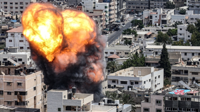 İsrail ordusu Gazzelilerin sığındığı Refah kentine kara saldırısına hazırlanıyor