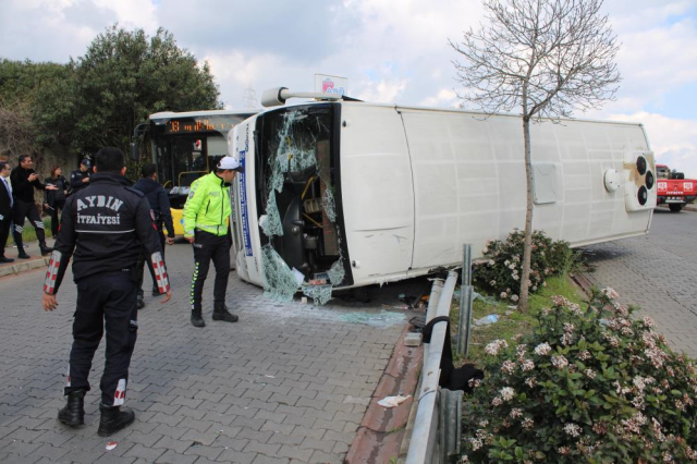 Sürücüsünün, direksiyon hakimiyetini kaybettiği minibüs devrildi: 28 yaralı