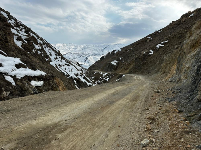 Hakkari Çalımlı mezrası sakinleri, hizmet alamadıklarını söyleyerek köy olana kadar oy vermeyeceklerini açıkladı