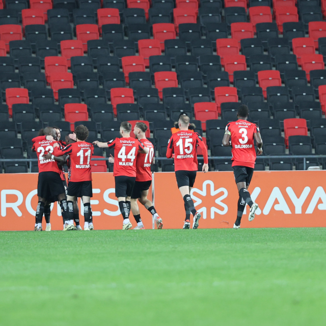 Kara Kartal ağır yaralı! Beşiktaş, Gaziantep FK'ye deplasmanda 2-0 yenildi