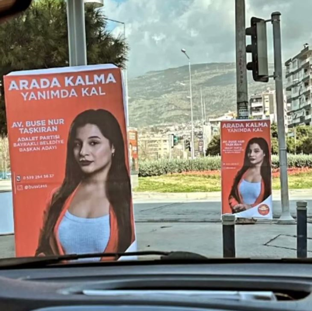 Belediye başkan adayından garip slogan: Arada kalma, yanımda kal