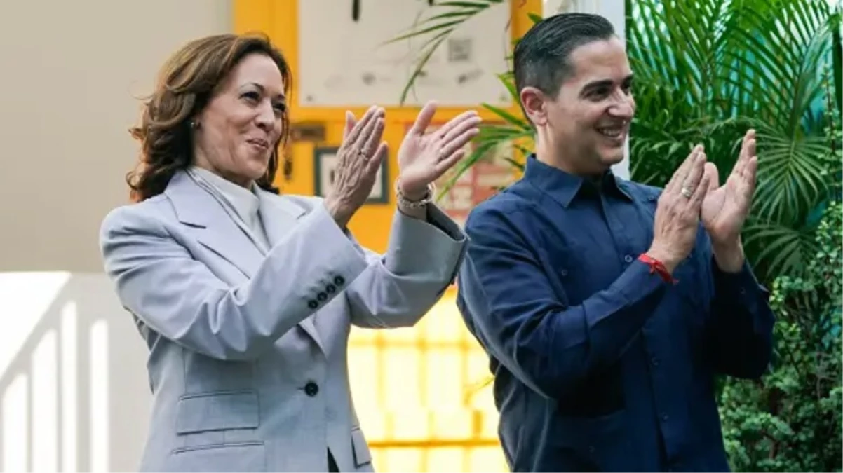 ABD Başkan Yardımcısı Kamala Harris, Porto Riko ziyaretinde tempo tuttuğu şarkının sözlerini öğrenince alkışlamayı kesti