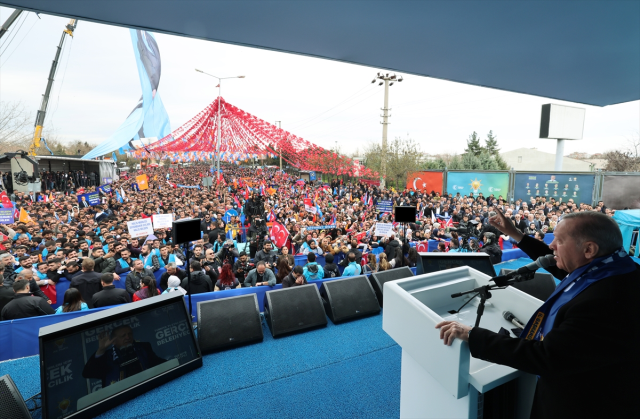 Cumhurbaşkanı Erdoğan: DEM benim Kürt kardeşlerimin iradesini işporta pazarına çıkardı