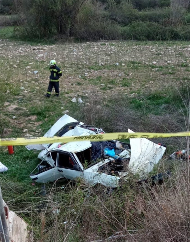 Denizli'de otomobil ile motosiklet çarpıştı: 1'i çocuk 3 kişi hayatını kaybetti