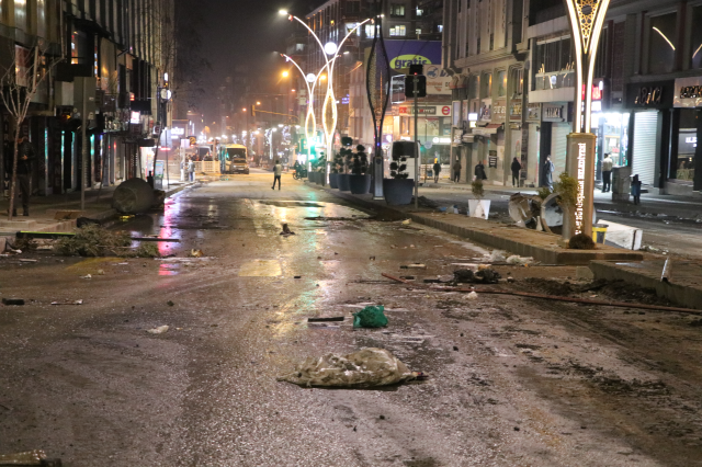 Mazbata krizi sonrası Van sokakları karıştı! Gösteri ve yürüyüşlere 15 gün yasak