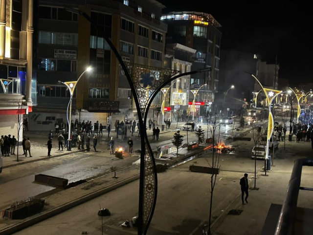 Mazbata krizi sonrası Van sokakları karıştı! Gösteri ve yürüyüşlere 15 gün yasak