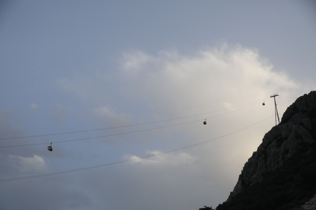 Antalya'daki teleferik kazasından 5 gün sonra 36 kabin yere indirildi