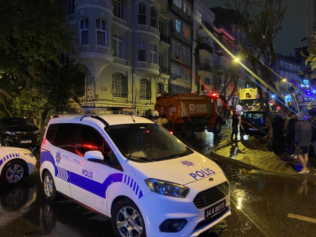 'Gürültü' iddiası ortalığı karıştırdı: Komşusunun dairesine balyoz ve matkapla saldırıp kapıyı ateşe verdi