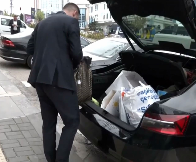 Kişisel eşyalarını toplatan Akşener, makam odasını boşalttırdı