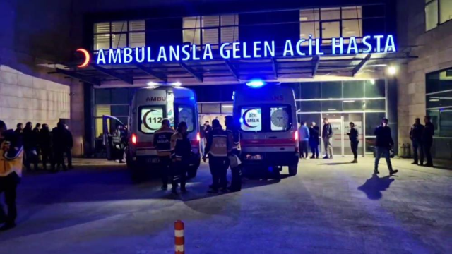 İntihar etmek için 4'üncü kattan atladı, başkasının üzerine düştü