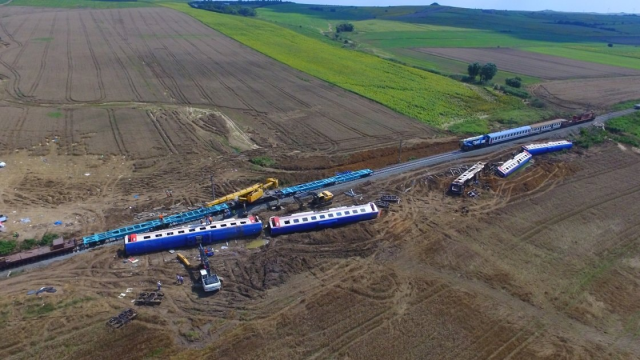 Çorlu tren kazası davasında karar: TCDD Bölge Müdürü Nihat Aslan'a 15 yıl, bölge bakım müdürü Mümin Karasu'ya 17,6 yıl hapis cezası