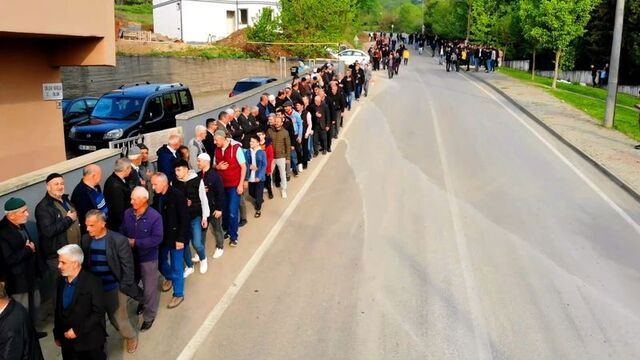 Görüntü bu sabah kaydedildi! 1 kilometrelik bayramlaşma kuyruğu