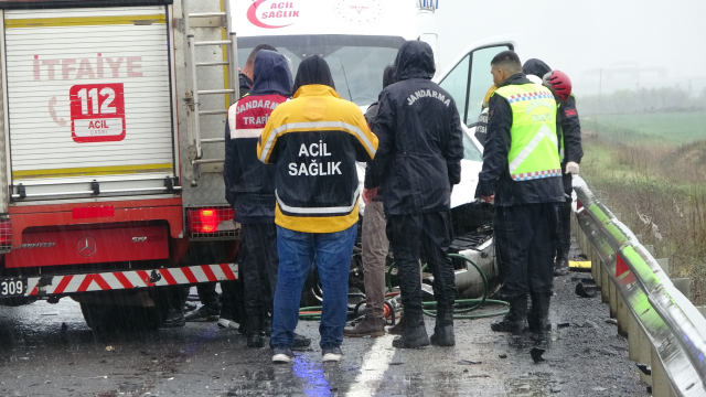 Diyarbakır'da feci kaza: 3 Ölü, 2'si ağır 5 Yaralı