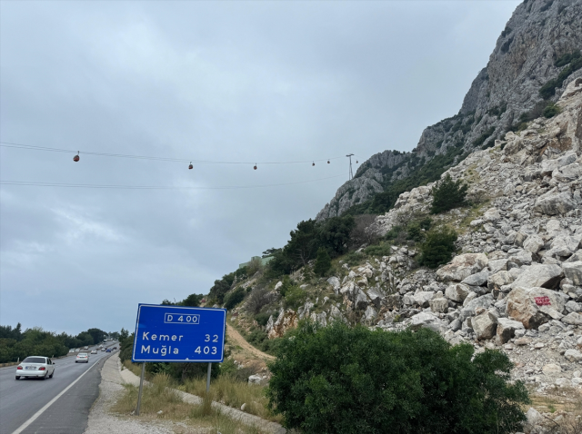 Antalya'da teleferik düştü: 1 ölü ve yaralılar var