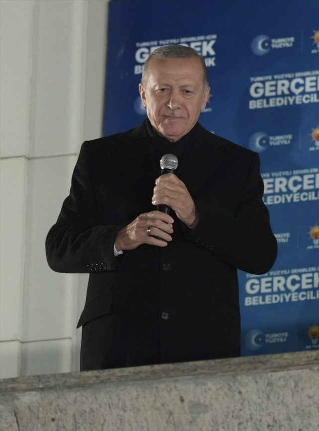 Cumhurbaşkanı Erdoğan'dan seçim sonrası balkon konuşması: Türk milleti mesajını vermiştir