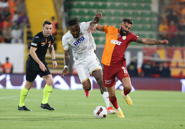 Aslan durdurulamıyor! Galatasaray, Alanyaspor'u deplasmanda 4-0 yendi