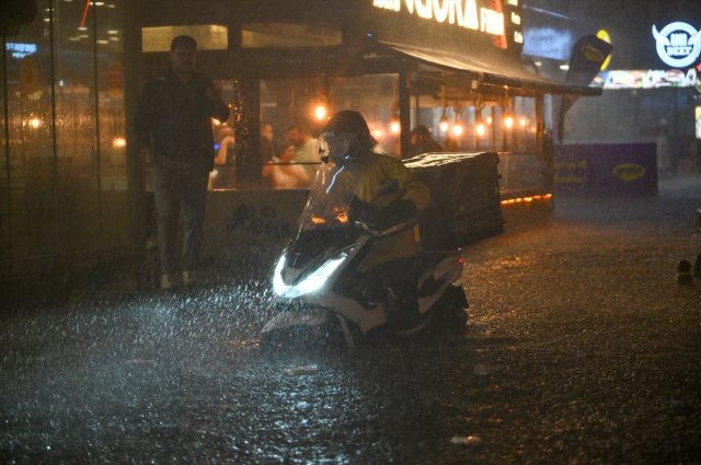 Meteoroloji'den 34 il için gök gürültülü sağanak uyarısı