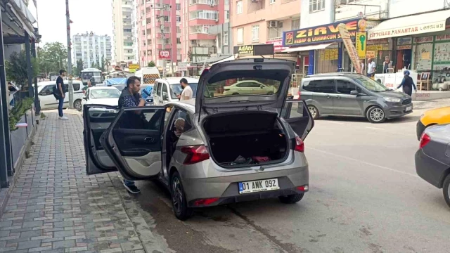 Lastikçiye ateş açan motosikletli şahıslar, yoldan geçen kadını öldürdü