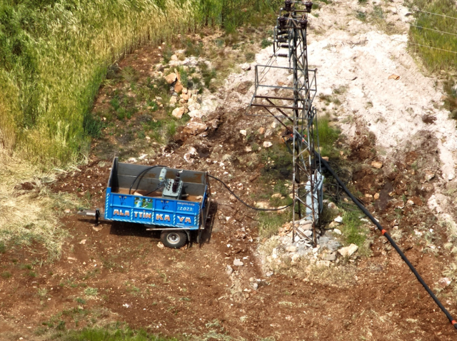 Şanlıurfa'da tarlalara gömülü 351 kayıt dışı trafo tespit edildi