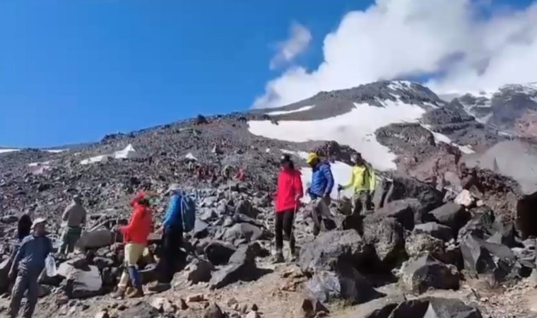 Ağrı Dağı'nda Hayatını Kaybeden Dağcıların Cenazeleri Taşındı